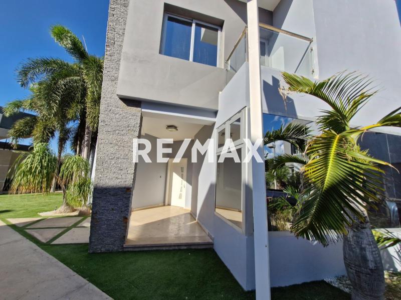 Casa de Lujo en Venta, Conjunto Residencial Amantea.