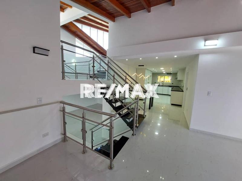 Casa Exclusiva en Venta, Urbanización Judibana, La Lagunita.