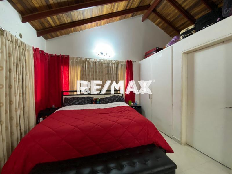 2 Town House en Venta Urb. Zarabón.