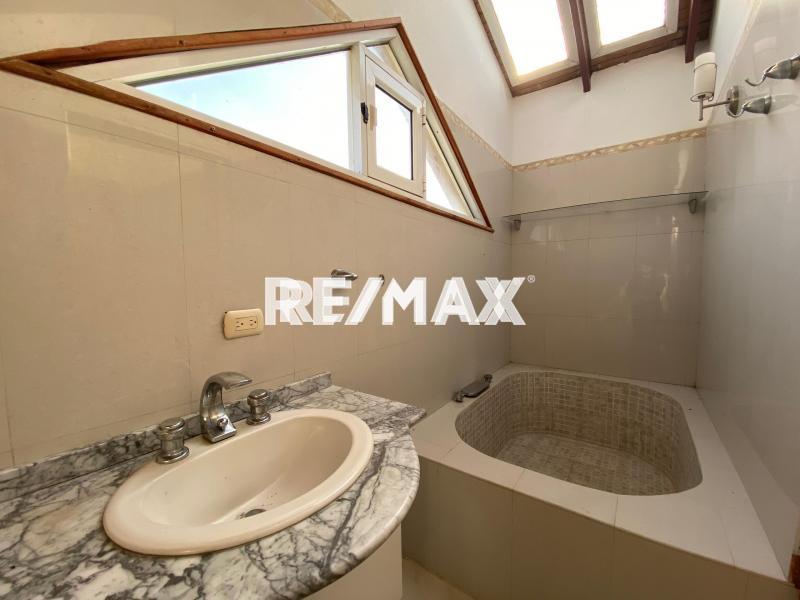 2 Town House en Venta Urb. Zarabón.