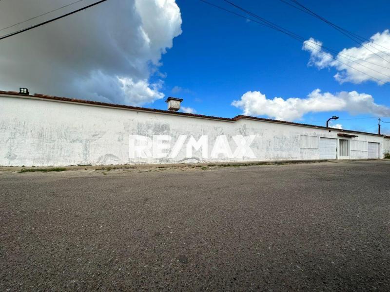 Casa en Venta, Urb. Santa Irene.