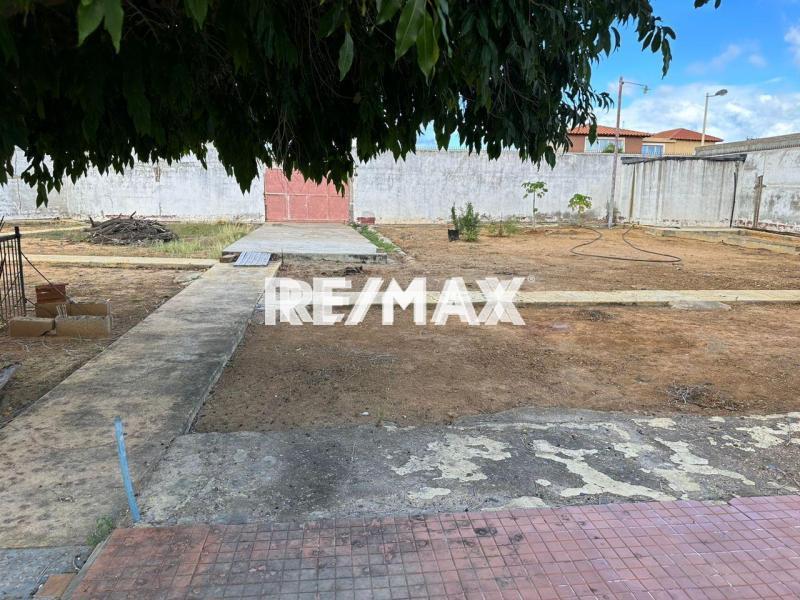 Casa en Venta, Urb. Santa Irene.
