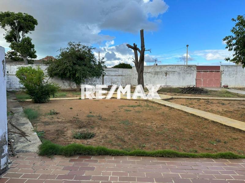 Casa en Venta, Urb. Santa Irene.