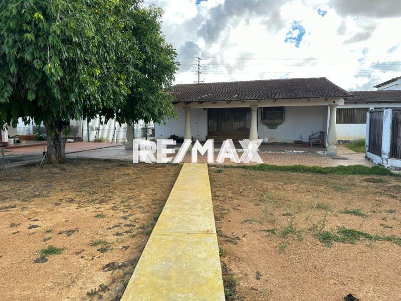 Casa en Venta, Urb. Santa Irene.