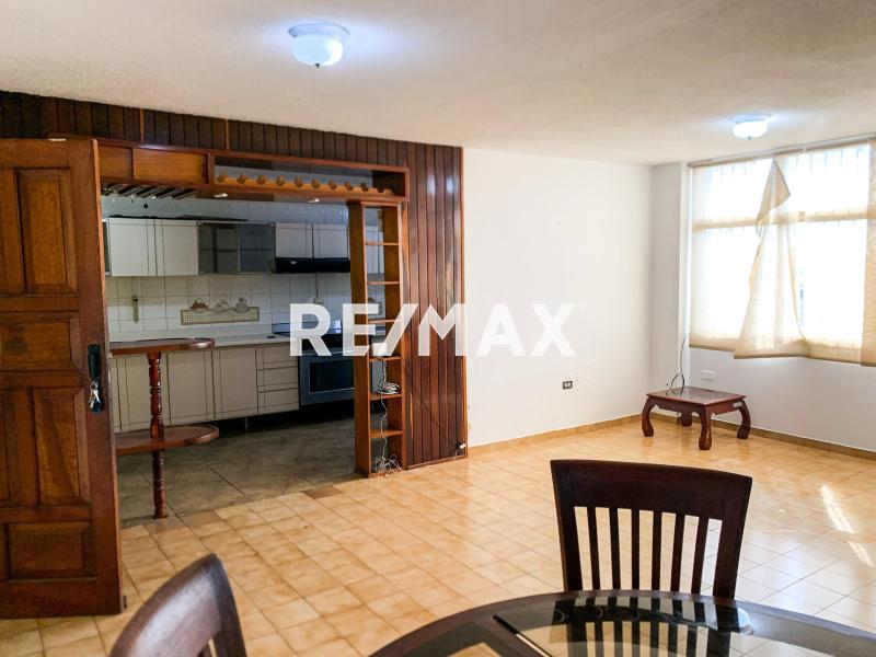 Apartamento en Alquiler, Santa Irene Piso 1