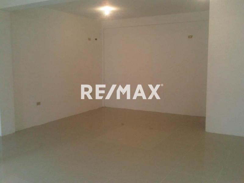Alquiler, Local comercial. Puerta maraven
