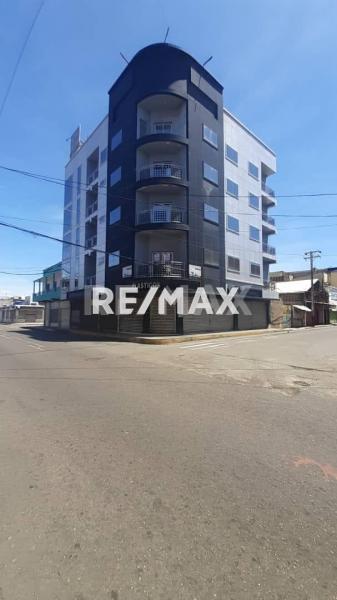 Hotel en Venta, Calle Ecuador, Centro de Punto Fijo.