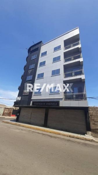 Hotel en Venta, Calle Ecuador, Centro de Punto Fijo.
