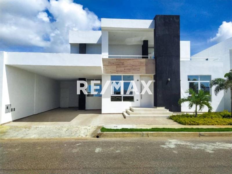 Townhouse en Venta, Conj. Res. Jardín Las Virtudes.