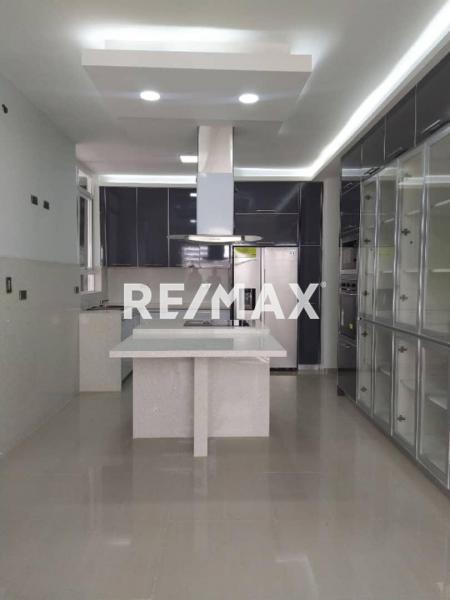 Townhouse en Venta, Conj. Res. Jardín Las Virtudes.