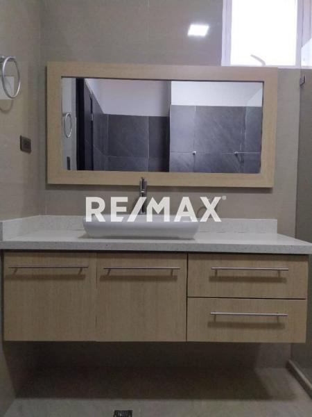 Townhouse en Venta, Conj. Res. Jardín Las Virtudes.