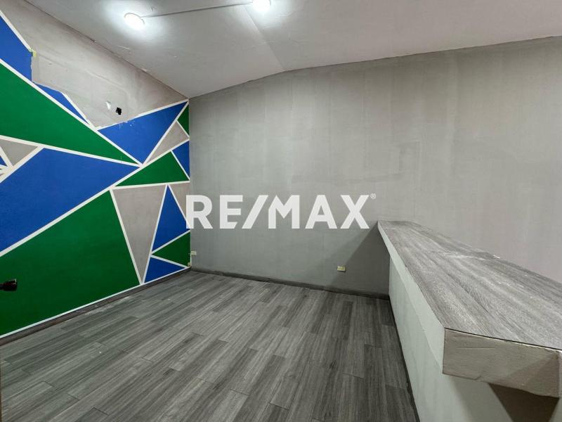 Local en venta. Puerta Maraven