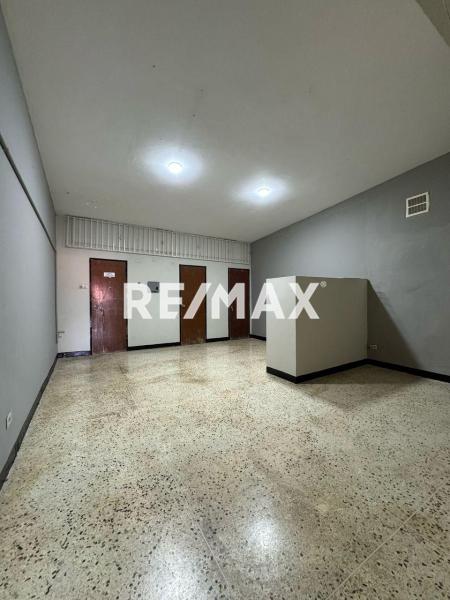 Local en venta. Puerta Maraven