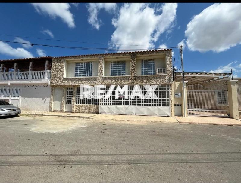 Casa En Alquiler Santa Irene Municipio Carirubana