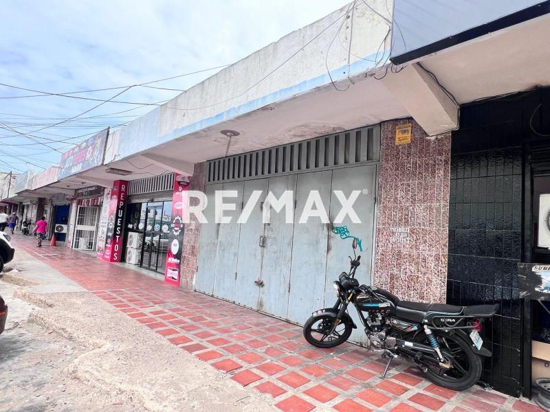 Local Comercial en Alquiler, Calle comercio, Centro de Punto Fijo.