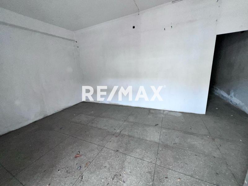 Local Comercial en Alquiler, Calle comercio, Centro de Punto Fijo.