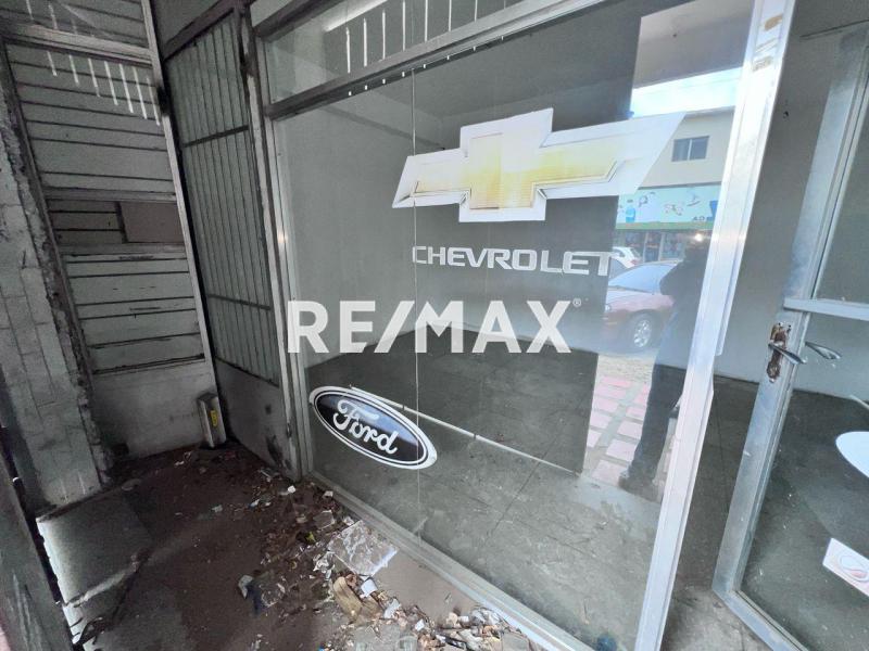 Local Comercial en Alquiler, Calle comercio, Centro de Punto Fijo.