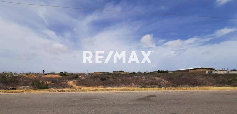 Terreno en Venta. Las Adjuntas, Punto Fijo, VEN