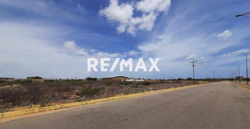 Terreno en Venta. Las Adjuntas, Punto Fijo, VEN