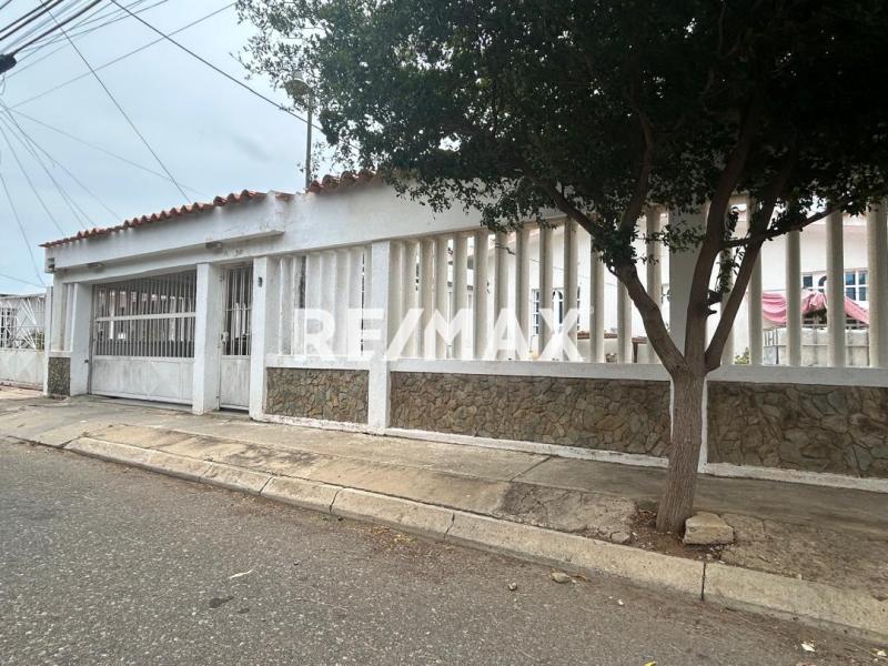 Estupenda casa en venta en Judibana.