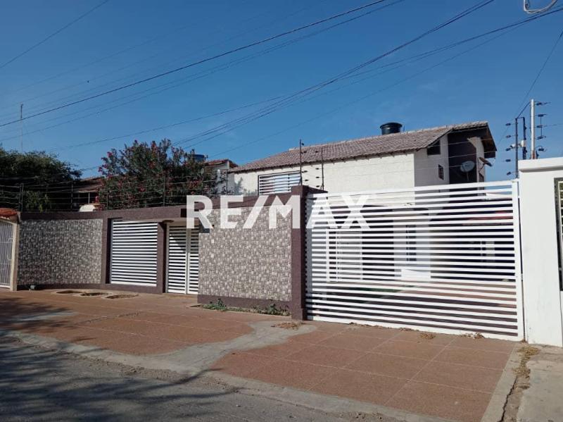 Casa en Alquiler, Conjunto Residencial Encerinela, Puerta Maraven.