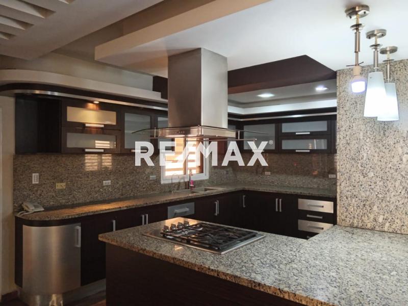 Casa en Alquiler, Conjunto Residencial Encerinela, Puerta Maraven.