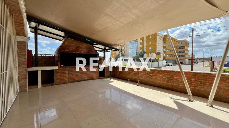Local en Alquiler con Mobiliario