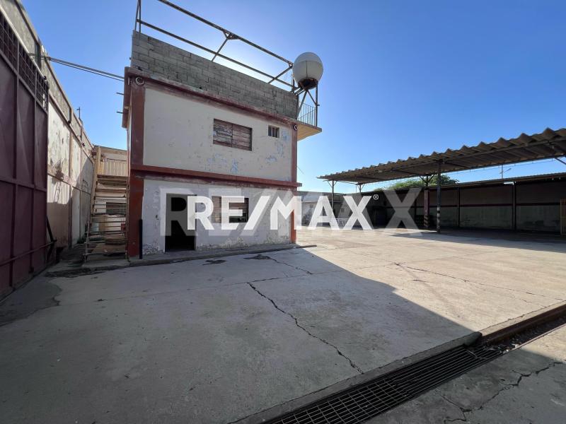 Galpon En Venta Sector Andres Eloy Blanco centro de Punto fijo