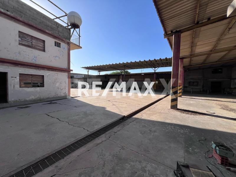 Galpon En Venta Sector Andres Eloy Blanco centro de Punto fijo