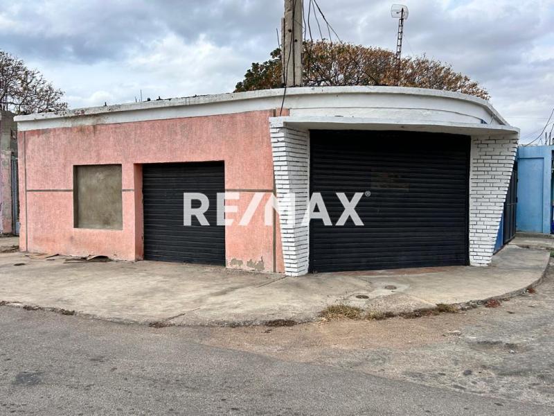 SE VENDE LOCAL EN PUERTA MARAVEN