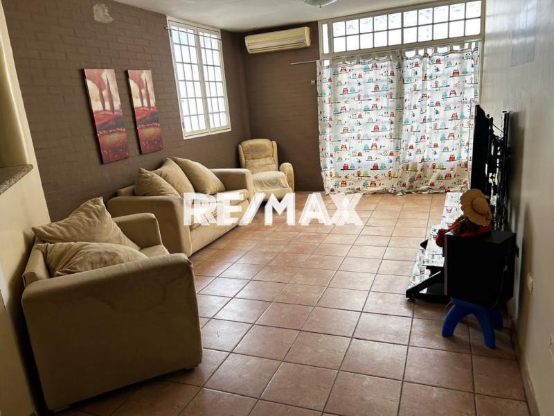 EN VENTA, HERMOSA CASA EN JUDIBANA