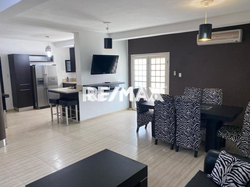 SE ALQUILA  TONWHOUSE EN CASACOIMA VILLAGE