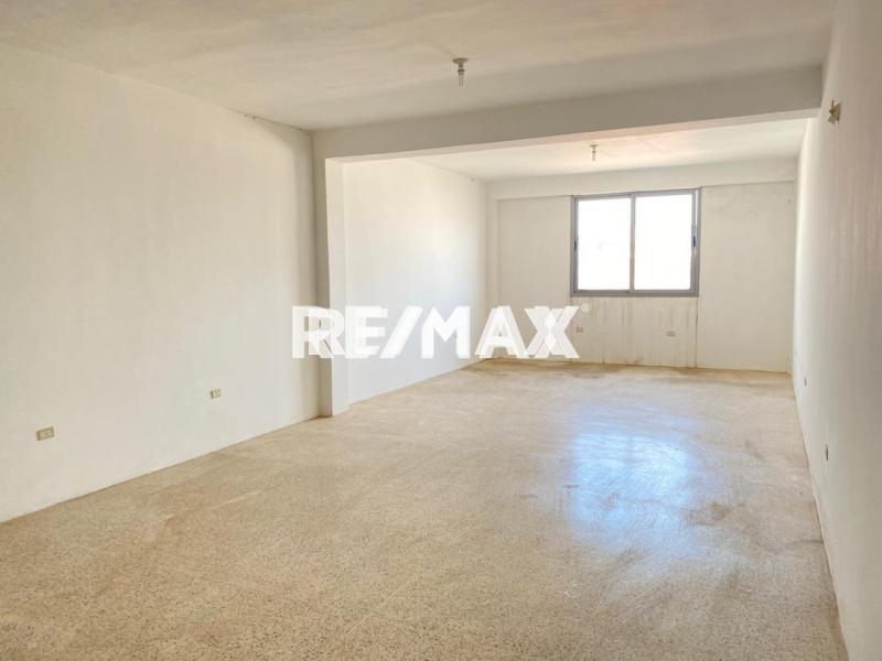 Edificio en Venta, Calle Bolivia con Ayacucho, Centro de Punto Fijo.