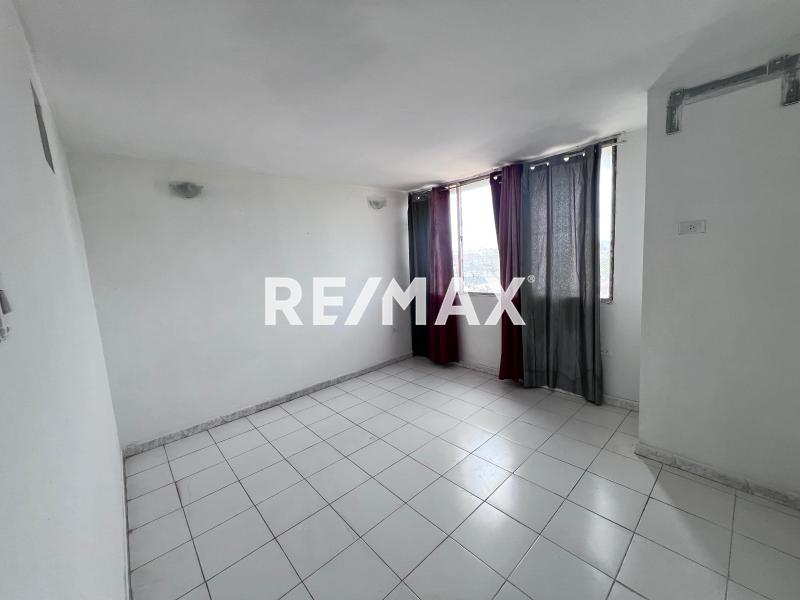 Apartamento en venta. Santa Irene.