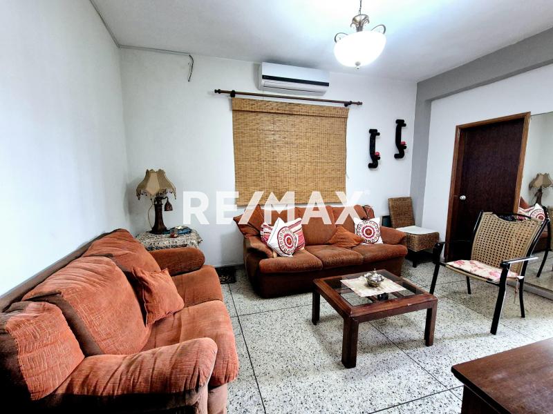 En Venta Apartamento Edif. Domingo Centro de Punto Fijo
