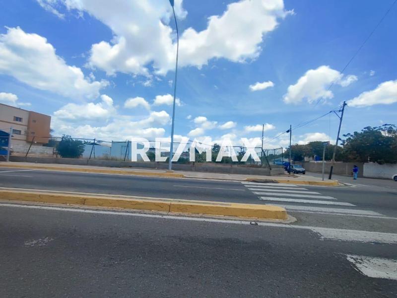 Terreno en Venta, Avenida Tachira.