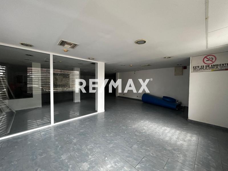 Edificio comercial en venta, centro de Punto Fijo