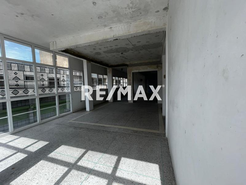 Edificio comercial en venta, centro de Punto Fijo