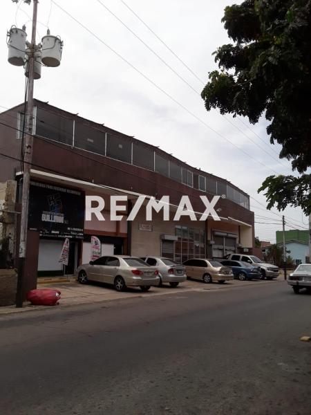 Edificio comercial en venta, centro de Punto Fijo