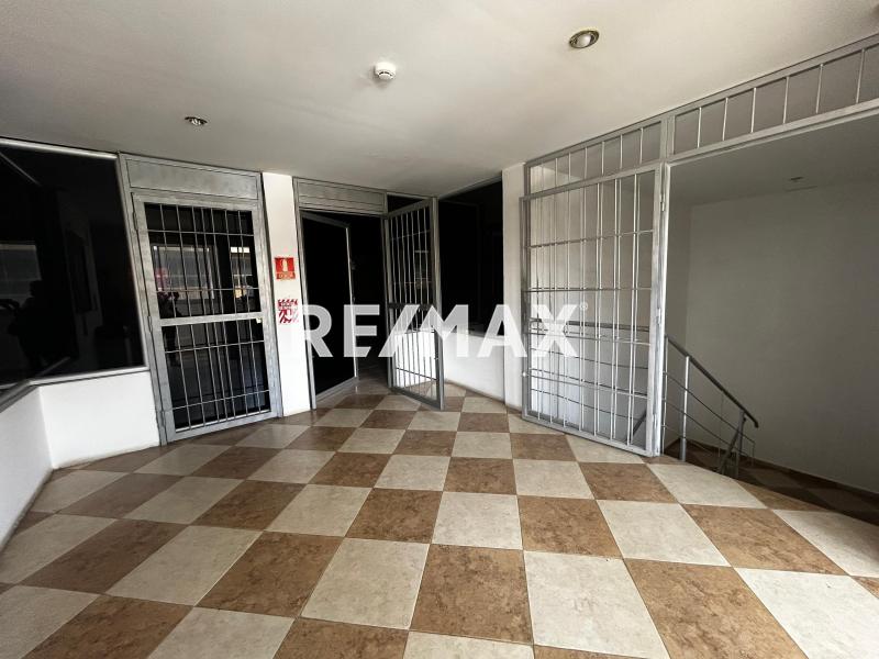 Edificio comercial en venta, centro de Punto Fijo