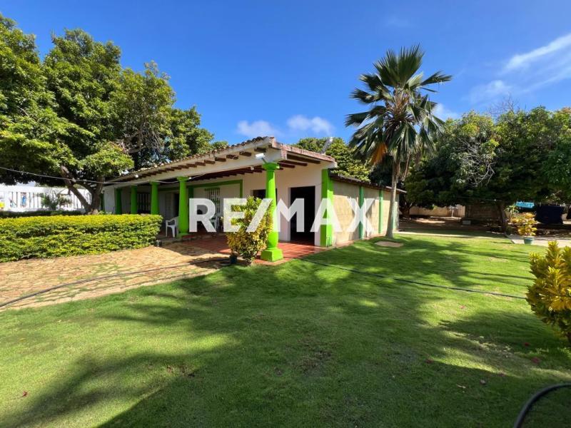 CASA EN VENTA ADICORA