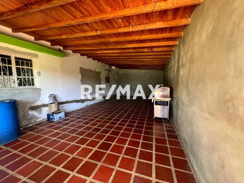 CASA EN VENTA ADICORA