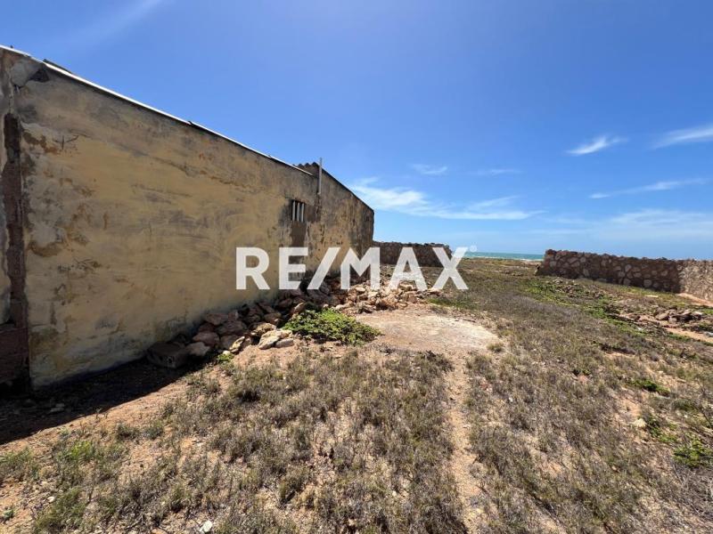 CASA EN VENTA ADICORA