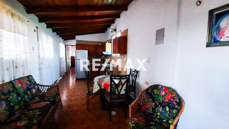 Casa en Venta  con dos anexos amoblada y equipada en Puerta Maraven