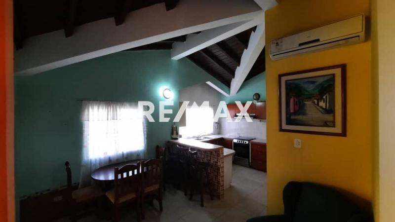 Casa en Venta  con dos anexos amoblada y equipada en Puerta Maraven