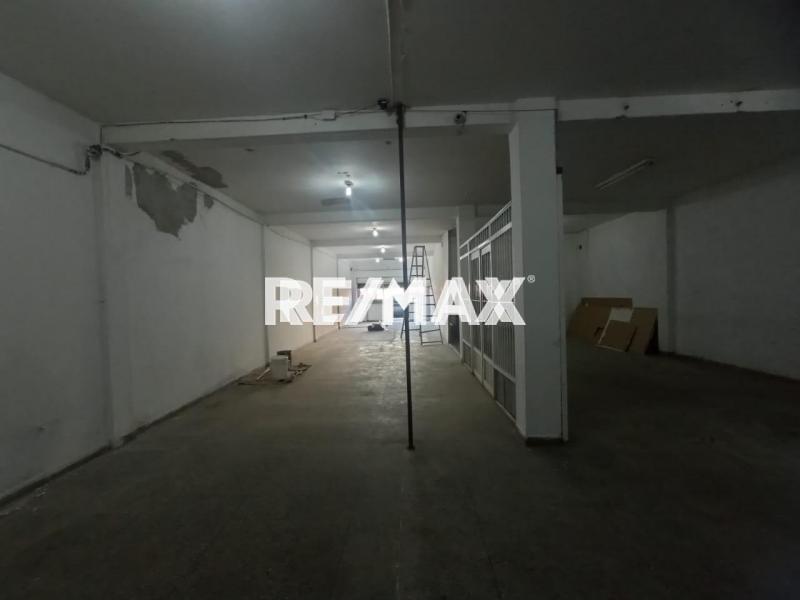 En Venta Edificio Comercial, Centro de Punto Fijo.