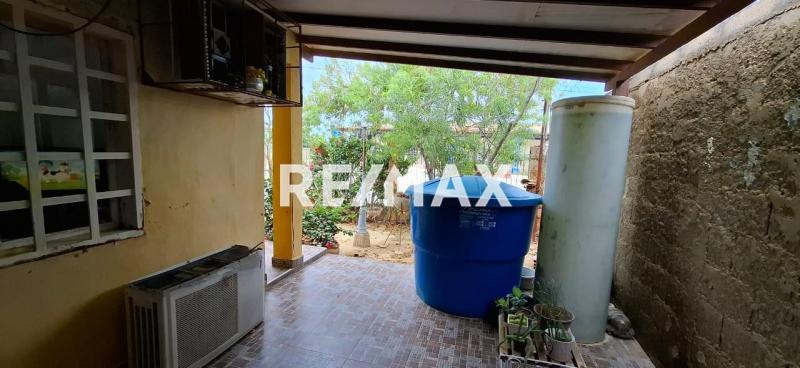 casa  y dos anexos en venta en casco central de Los Taques amoblada y equipada