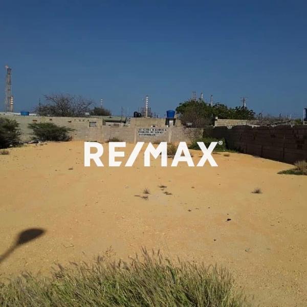 Venta de terreno en punta cardon