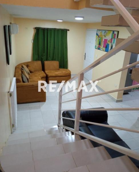 Se Vende TownHouse en Guanadito Sur