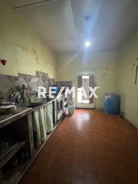 Casa + Local en Venta.  Punto Fijo